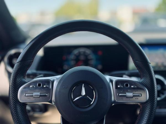 MERCEDES GLB AMG Line 200d 8G-DCT 150cv + 7 PLACES