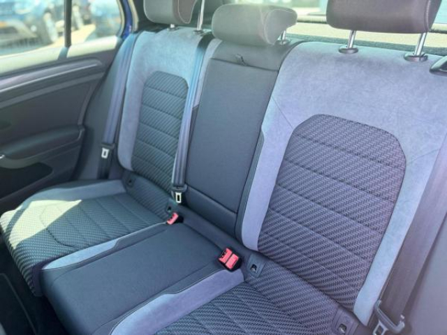 VOLKSWAGEN GOLF R-Line 1.5 TSI 150cv + LED Directionnels + Discover PRO + Digital Cockpit + Alarme