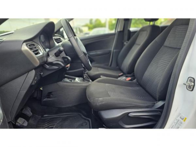 PEUGEOT 301 Active 1.5 BlueHDi 100cv + Antibrouillard + Radars de recul + Roue de secours