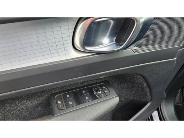 VOLVO XC40 Momentum D3 150cv BVA Geartronic 8 + Pack Hiver + Camera de recul + Navigation