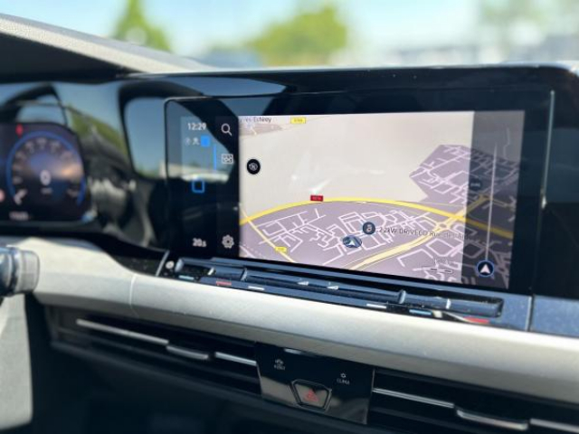 VOLKSWAGEN GOLF Life 1.0 eTSI 110cv DSG7 Inclus DISCOVER MEDIA