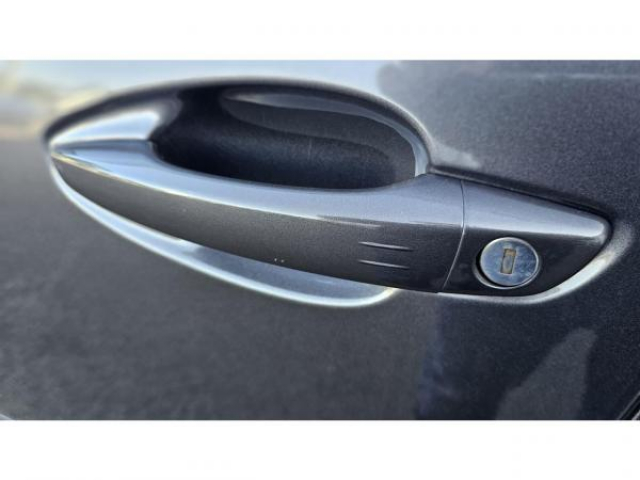PEUGEOT 3008 GT Line 1.5 BlueHDi 130cv EAT8 + Advanced Grip Control + Pack city 2 + Pack Drive Assist