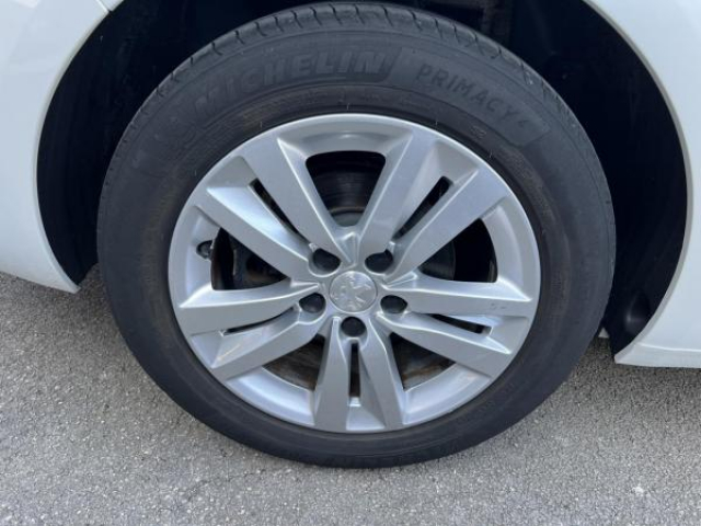 PEUGEOT 308 SW Active 1.5 BlueHDi 130cv EAT6 + Navigation 3D + Antibrouillard + Radars AV