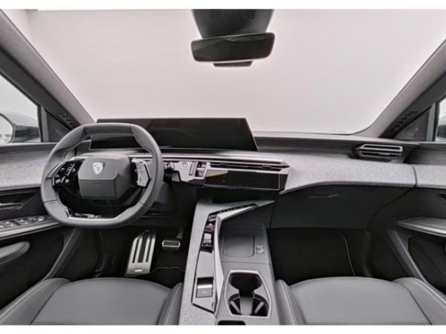 PEUGEOT 5008 GT Hybrid 145 e-DCS6 + Toit Ouvrant + 360 Vision + Drive Assist Plus + Alcantara + NEUF 0KM