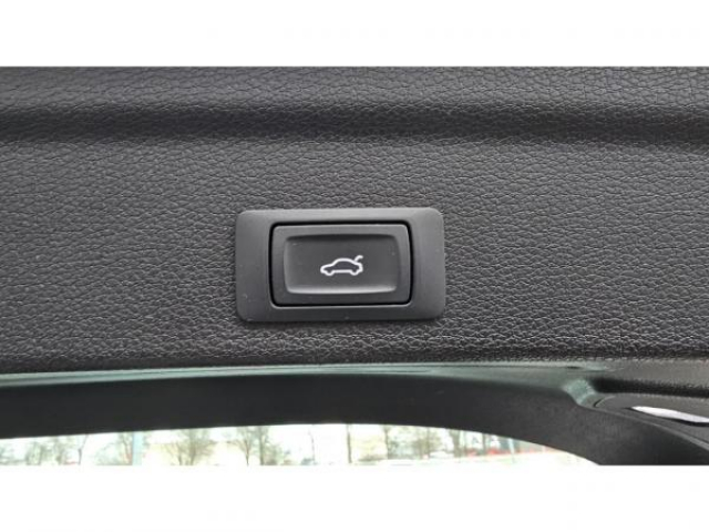 AUDI Q3 SPORTBACK Design 35TDI 150cv S-tronic + MMI Navigation + Audi sound system + JA18