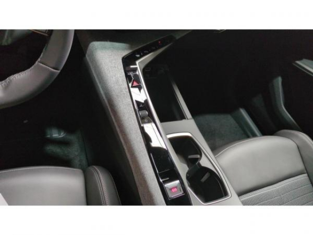 PEUGEOT 3008 ALLURE Hybrid 136cv e-DCS6+Pack Panoramic Navigation+PACK 360 VISION DRIVE ASSIST+NEUF 0KM