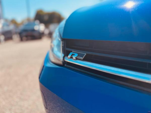 VOLKSWAGEN GOLF R-Line 1.5 TSI 150cv + LED Directionnels + Discover PRO + Digital Cockpit + Alarme