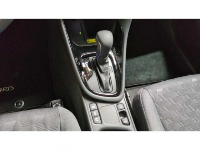 TOYOTA YARIS DESIGN Hybrid 116cv BVA e-CVT + Chargeur smartphone par induction + PACK HIVER + NEUF 0KM