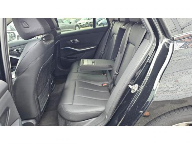 BMW serie 3 touring Lounge 318DA + Attelage Elec + Sellerie Cuir + Sièges AV Chauffants + HIFI 10HP + Alarme