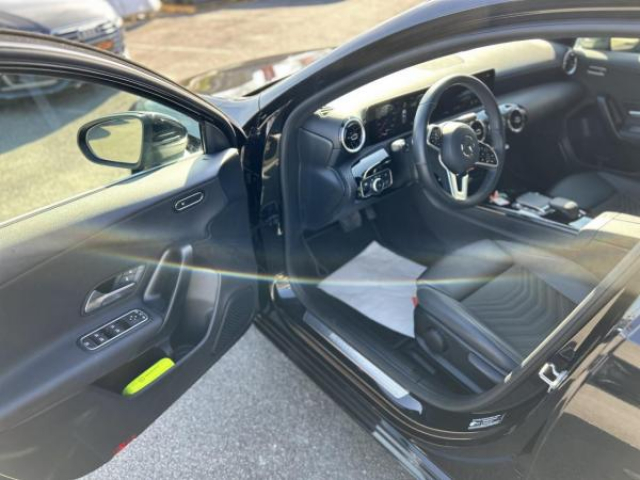 MERCEDES CLASSE A Business Line 2L 180D  8G-DCT + CAMERA DE RECUL