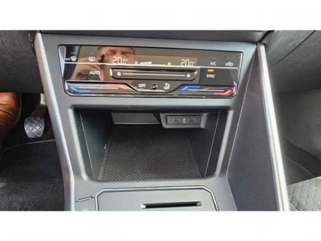 VOLKSWAGEN POLO Life 1.0 TSI 95cv + Climatisation automatique + Vitres arrière surteintées