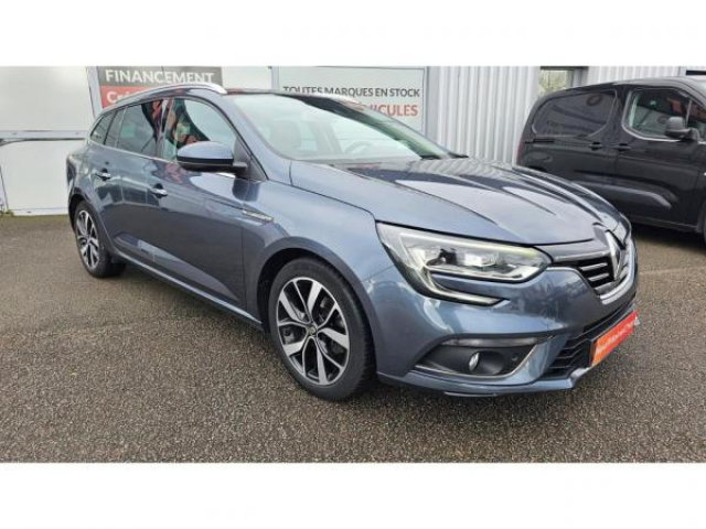 RENAULT Megane Estate Intens 1.5 BluedCi 115cv EDC + Bose + Toit pano + Attelage + Camera + Affichage tête haute