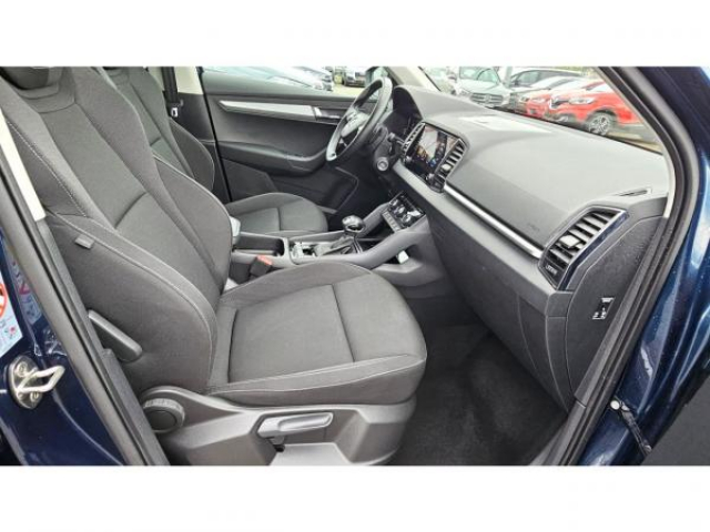 SKODA KAROQ AMBITION 1.5 TSI 150cv DSG7 + Pack Parking + Pack Design + Pack Hiver Plus
