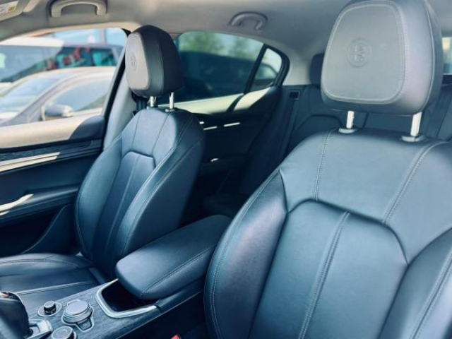ALFA ROMEO STELVIO Super Pack Linea Rossa 2.2D 160cv BVA + Sellerie simili cuir + Vitres arrière surteinté