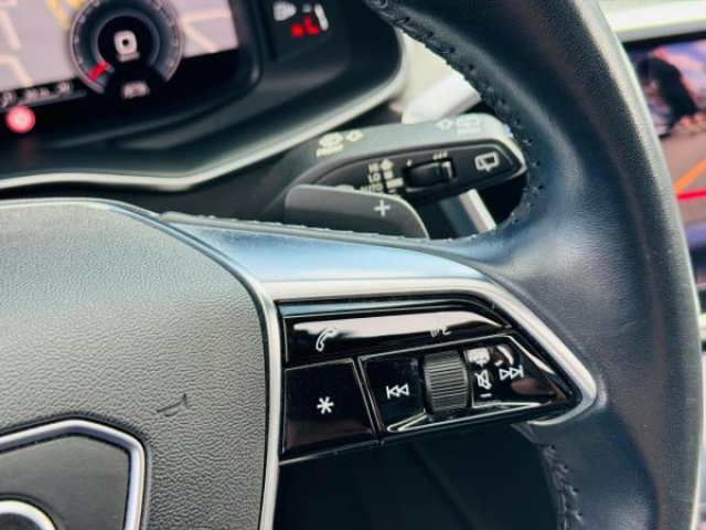 AUDI A6 AVANT Sport 35TDI S-tronic + Matrix + Cuir + Camera panoramique + Toit panoramique + MMI Plus