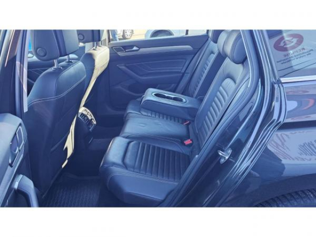 VOLKSWAGEN Passat SW Style 2.0 TDI 122cv DSG7 + Cuir VIENNA + LED MATRIX + Pack Travel Assist + Keyless Access