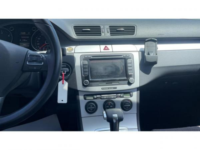 VOLKSWAGEN Passat SW 2.0TDI 170cv DSG6 SW + ATTELAGE + CAMERA DE RECUL + PACK HIVER