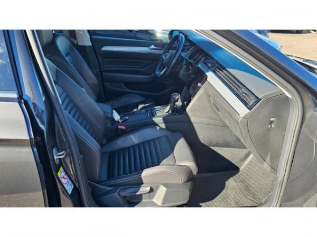 VOLKSWAGEN Passat SW Style 2.0 TDI 122cv DSG7 + Cuir VIENNA + LED MATRIX + Pack Travel Assist + Keyless Access