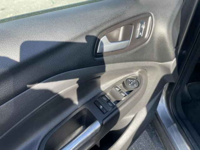 FORD KUGA 2.0 TDCi - 140 4x2  Sport Platinium