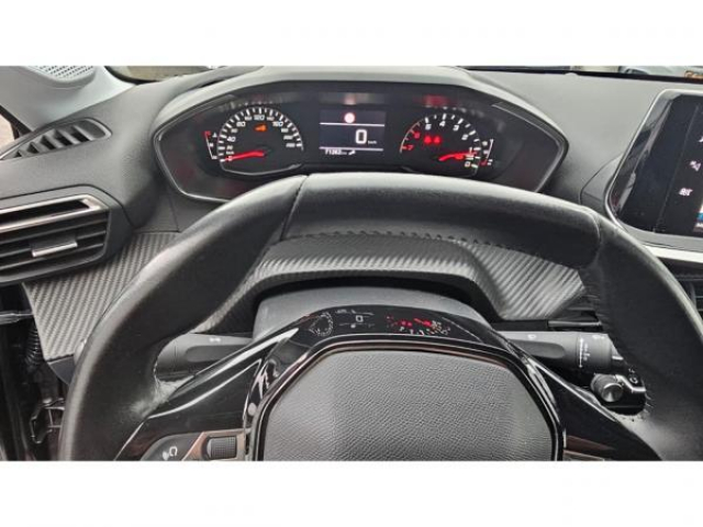 PEUGEOT 208 ACTIVE 1.5 BlueHDi 100cv + Navigation 3D + Aide au stationnement arrière