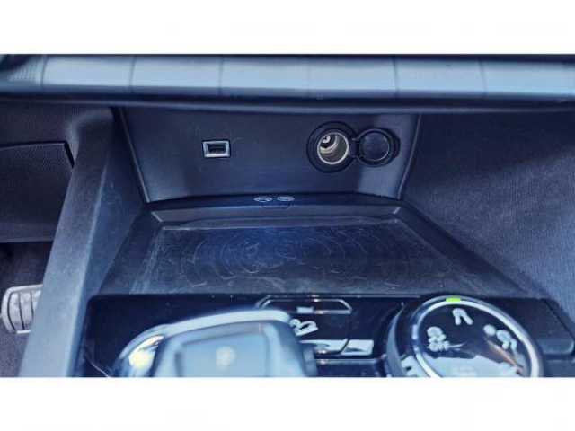 PEUGEOT 3008 GT Line 1.5 BlueHDi 130cv EAT8 + Advanced Grip Control + Pack city 2 + Pack Drive Assist