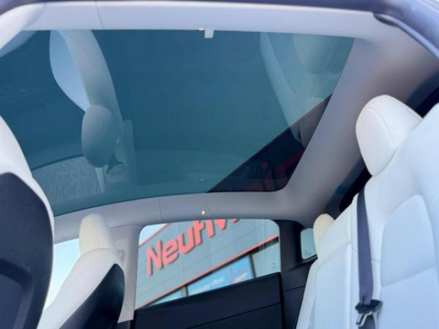 TESLA MODEL Y Propulsion MY2022 + Intérieur Premium noir et blanc + TVA Recuperable