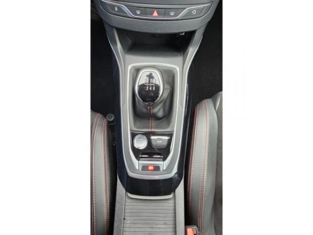 PEUGEOT 308 GT Pack 1.5 BlueHDi 130cv + Toit pano + Attelage + Pack Side Security + Roue de Secours