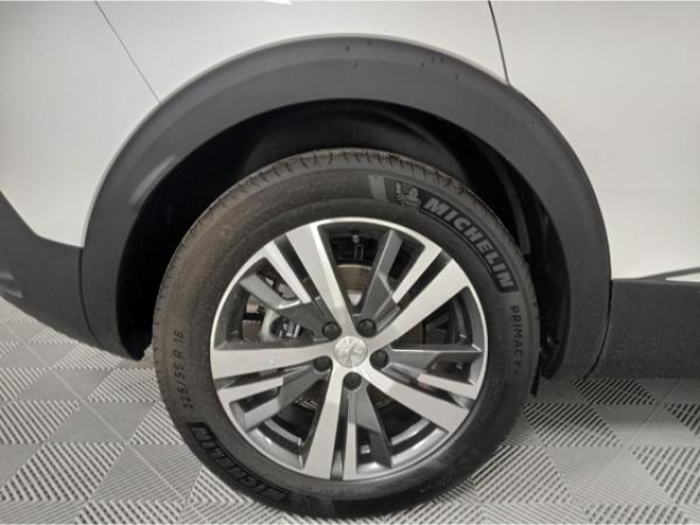 PEUGEOT 3008 Allure Pack HYBRID 225 e-EAT8 + Pack City 2 + Pack Drive Assist Plus