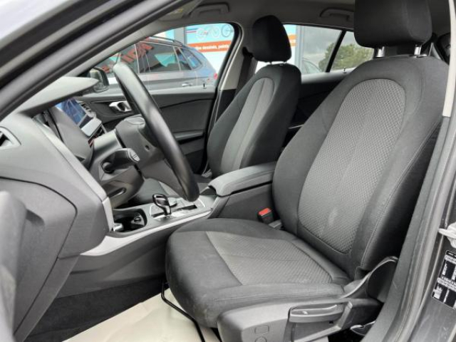 BMW SERIE 1 Advantage Pack 116dA 116cv + Sièges avant chauffants + Attelage