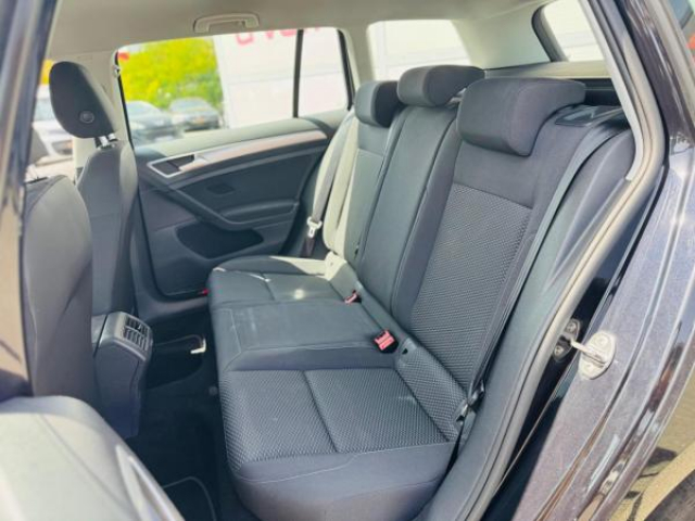 VOLKSWAGEN Golf SW TRENDLINE 1.6 TDI 115cv + Clim Automatique + Camera de Recul + Park Pilot