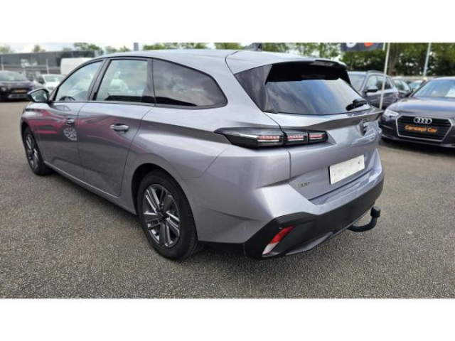 PEUGEOT 308 SW ACTIVE PACK 1.5 BlueHDi 130cv EAT8 + Sièges AV chauffants + Attelage + Navigation connect