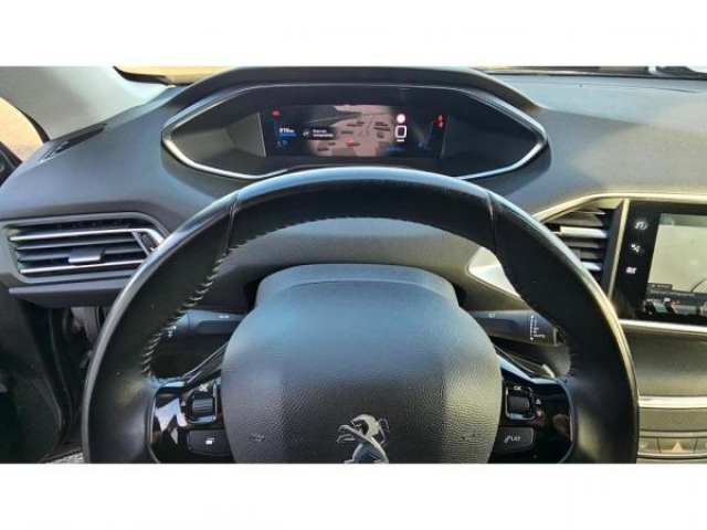 PEUGEOT 308 Active 1.5 BlueHDi 130cv + Camera de recul + Navigation 3D + Antibrouillard AV