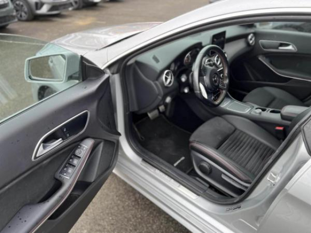 MERCEDES CLA SHOOTING BRAKE CLA 200D 136cv BV7G-DCT + Integration Smartphone + SimiliCuir