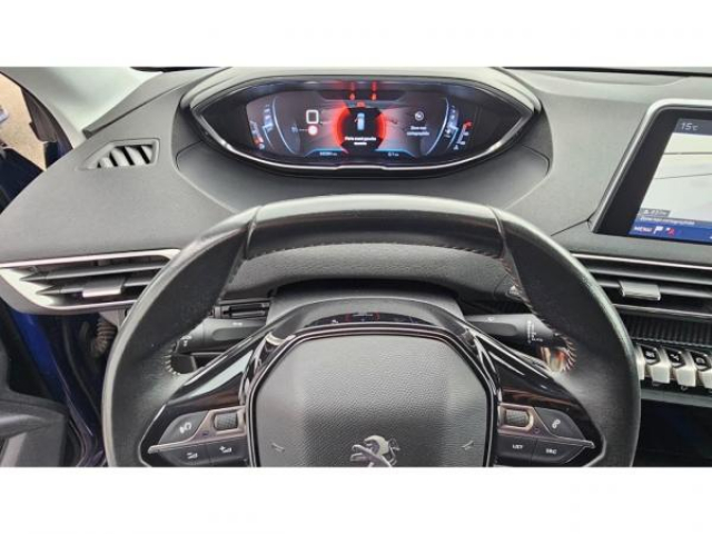 PEUGEOT 3008 Active 1.5 BlueHDi 130cv + Pack City 1 + Barre de toit + Navigation 3D