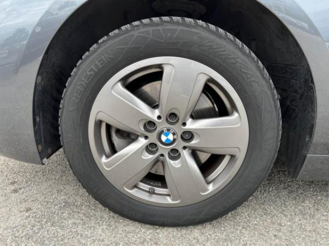 BMW SERIE 1 Advantage Pack 116dA 116cv + Sièges avant chauffants + Attelage