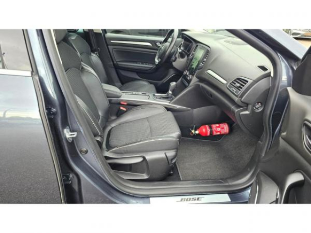 RENAULT Megane Estate Intens 1.5 BluedCi 115cv EDC + Bose + Toit pano + Attelage + Camera + Affichage tête haute