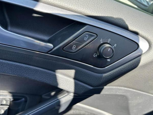 VOLKSWAGEN GOLF TrendLine 1.6 TDI BlueMotion 105cv 1ère Main + Toit ouvrant électrique + GPS + RS
