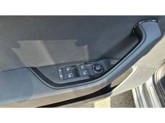 SKODA SUPERB COMBI BUSINESS 1.6 TDI 120cv DSG7 + Sellerie Cuir + Sièges avant chauffants + Roue de secours