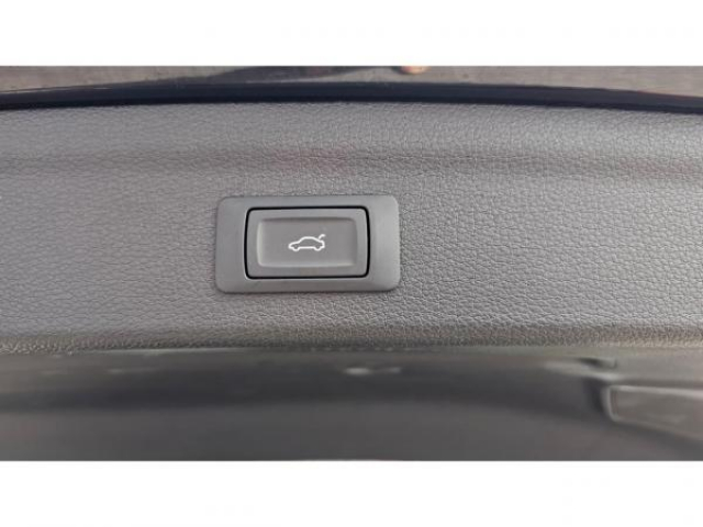 AUDI Q3 Business 35 TDI 150cv S-tronic + Audi smartphone interface + Hayon electrique + JA 19