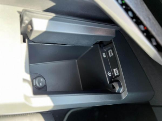 PEUGEOT 3008 GT Hybrid 136cv e-DCS6 + NEUF 0KM