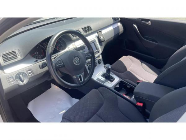 VOLKSWAGEN Passat SW 2.0TDI 170cv DSG6 SW + ATTELAGE + CAMERA DE RECUL + PACK HIVER