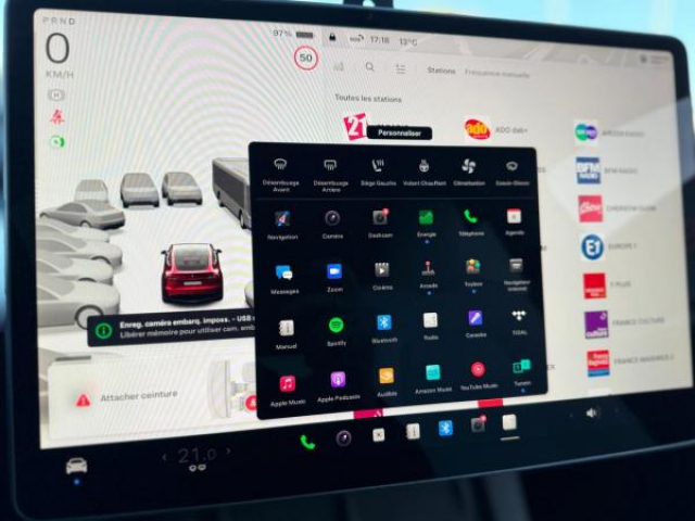 TESLA MODEL Y Propulsion MY2022 + Intérieur Premium noir et blanc + TVA Recuperable