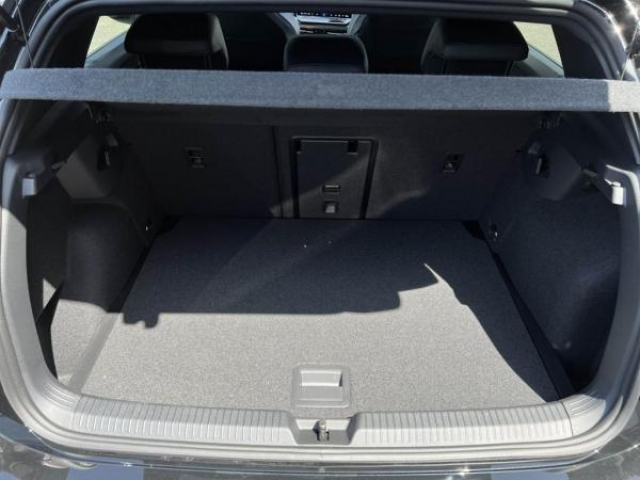 VOLKSWAGEN GOLF R-Line 2.0 TDI 150cv DSG7 + Toit panoramique + JA18 YORK + Pack Hiver + NEUF 0KM