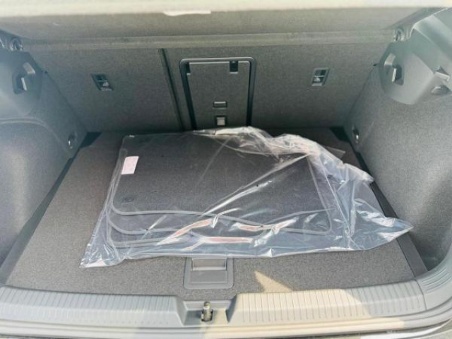 VOLKSWAGEN GOLF R-Line 1.5 eTSI 150cv DSG7 + Matrix LED + Toit Ouvrant + Camera 360 + NEUF 0KM