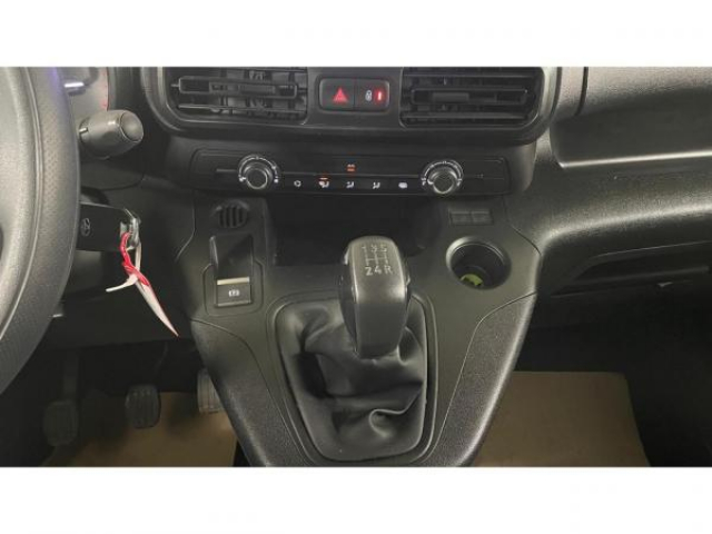 TOYOTA PROACE CITY Business Fourgon Medium 1.5 100cv D-4D Inclus Camera de recul + TVA RECUPERABLE