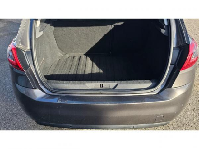 PEUGEOT 308 Active 1.5 BlueHDi 130cv + Camera de recul + Navigation 3D + Antibrouillard AV