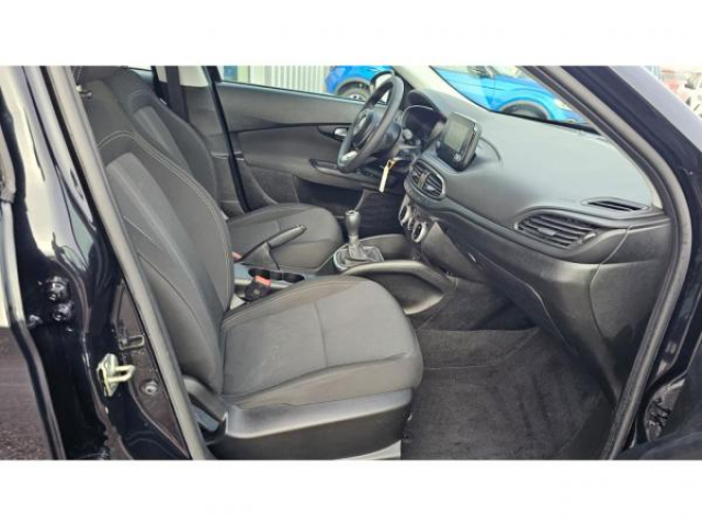 FIAT TIPO SW 1.0 FireFly Turbo 100cv + Système de Navigation