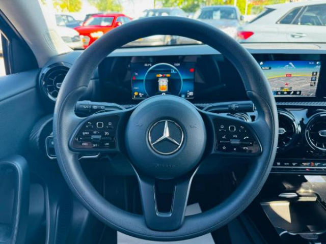 MERCEDES CLASSE A Business Line 200d BV 8G-DCT + Intégration smartphone