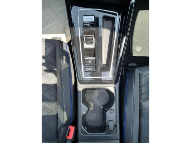 VOLKSWAGEN GOLF R-Line 2.0 TDI 150cv DSG7 + Toit panoramique + JA18 YORK + Pack Hiver + NEUF 0KM