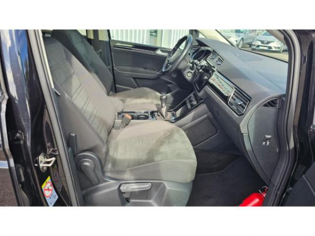 VOLKSWAGEN TOURAN Trendline 1.6 TDI 115cv 7places + Toit Pano + Attelage + ACC + Camera de Recul + Clim Auto